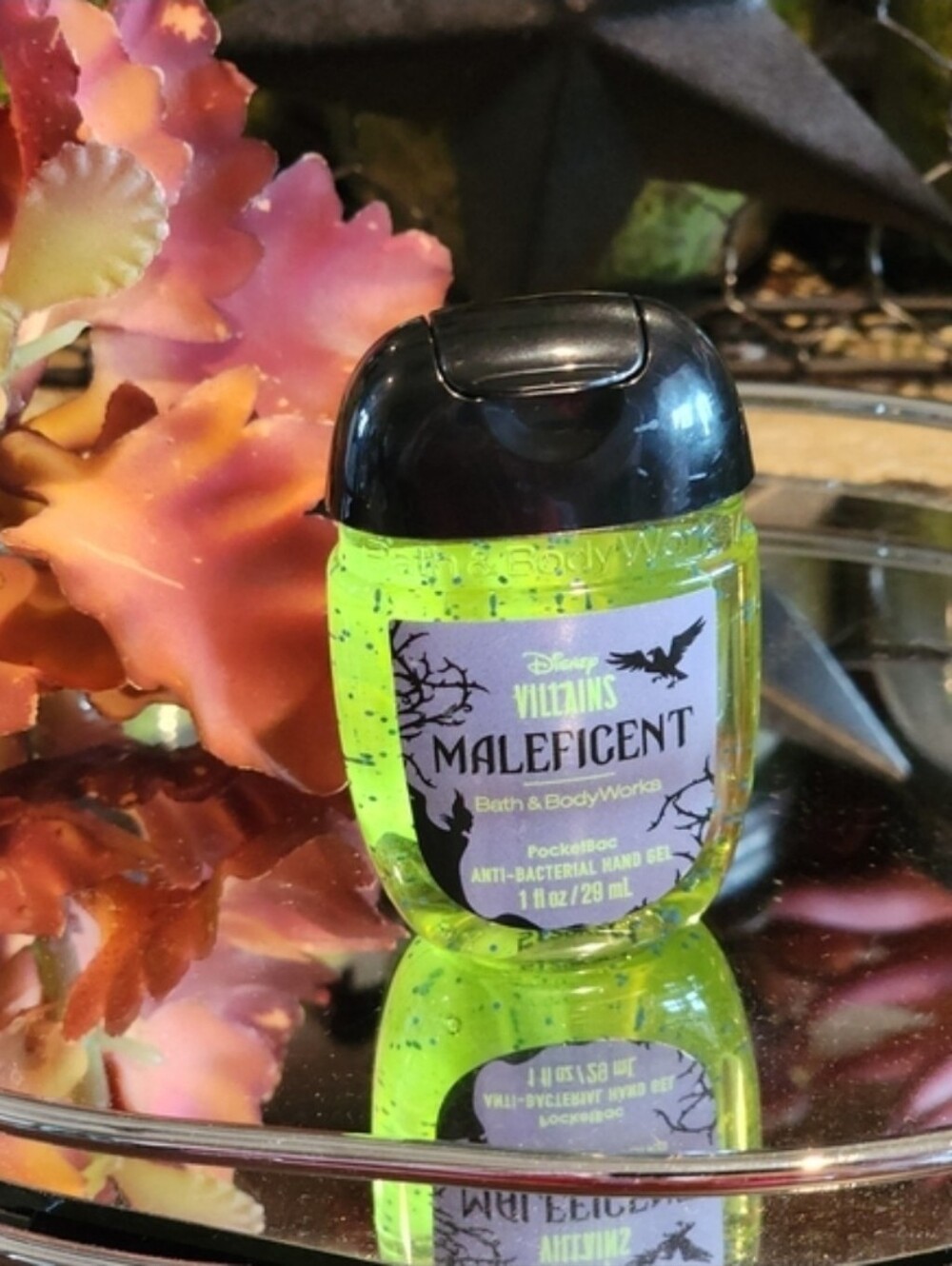 DISNEY Villains Maleficient Pocketbac - Picture 6 of 7